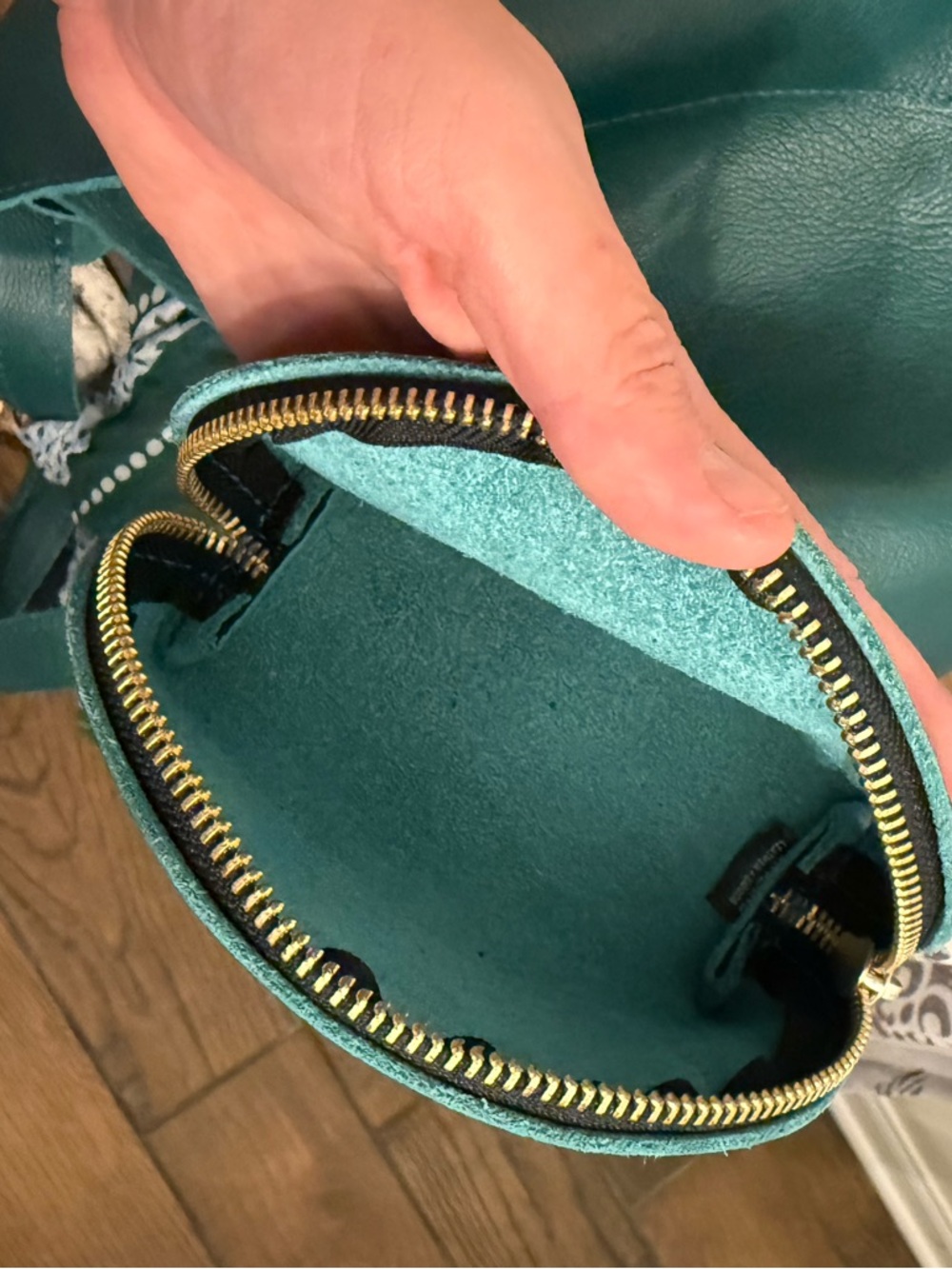 Oversized Naomi Shoulder Bag and TacoTassel in Sea Glass - Picture 5 of 9